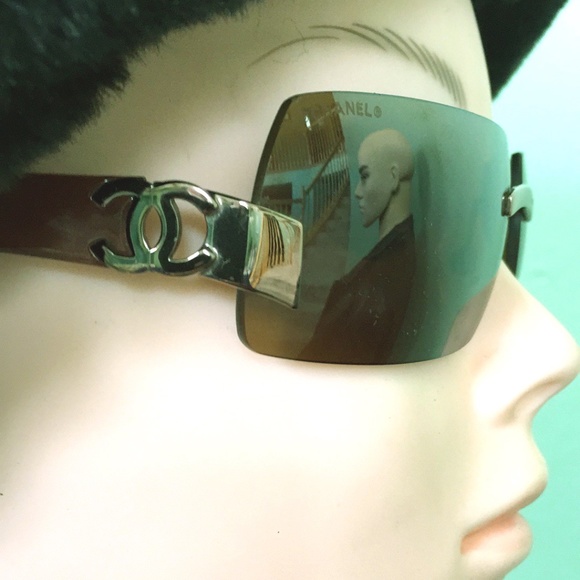 Chanel Brown Sunglasses w/ Case AUTHENTICATED main image 11